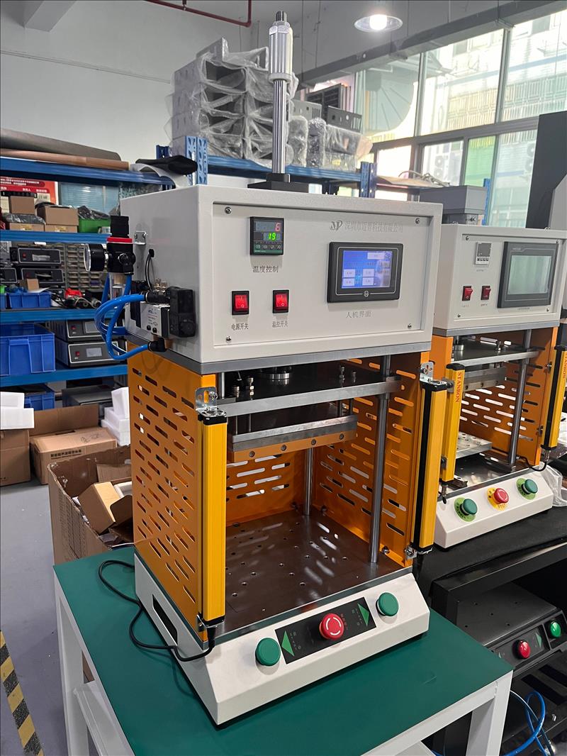 標(biāo)準(zhǔn)型氣動熱熔機(jī)